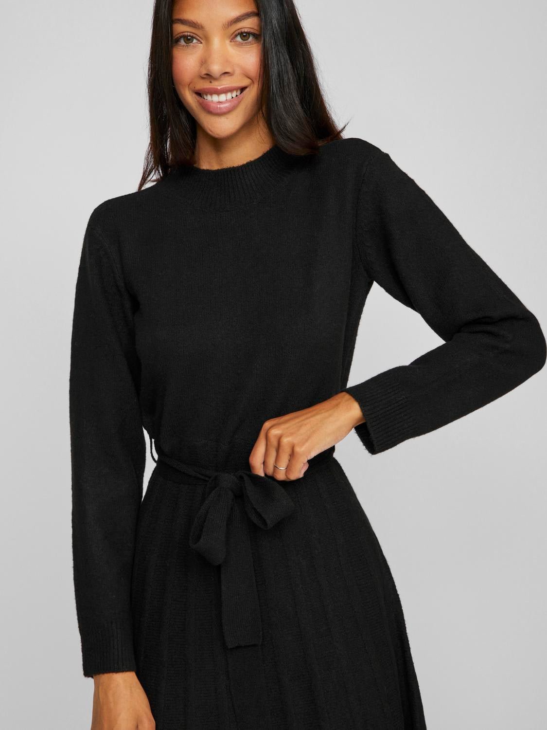 VITRINE Midi Dress - Black - VERO MODA & VILA Bergvik